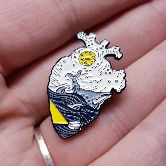 HumpbackāUnderāTheĀ MoonāEnamelāPin - Picture 4 of 9